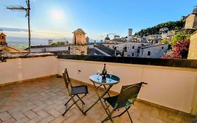 Guesthost - Santa Chiara Apartment With Panoramic Terrace